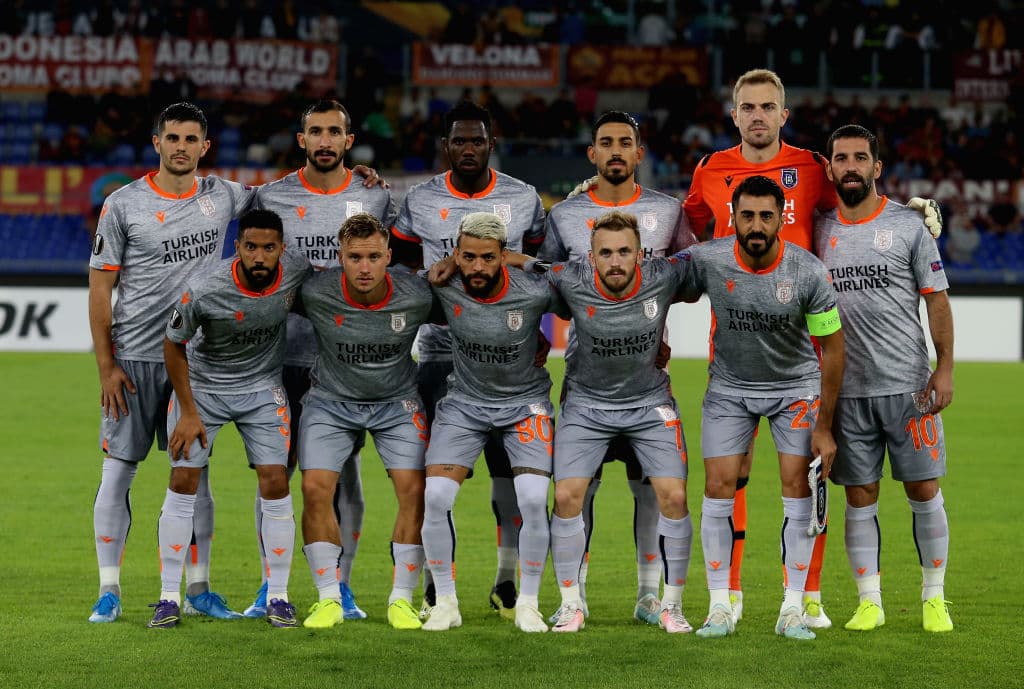 El Basaksehir buscará conseguir su pase a la sigiente ronda en su visita al Borussia Moenchengladbach. Para lograr accedera la siguiente ronda necesitará ganar si o si.