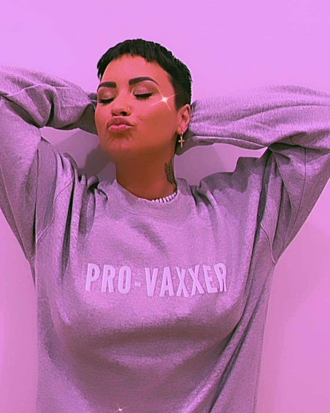 "No binario" se refiere a alguien que no se identifica solo como hombre o mujer, es decir, el binario de género tradicional, según la Campaña de Derechos Humanos.