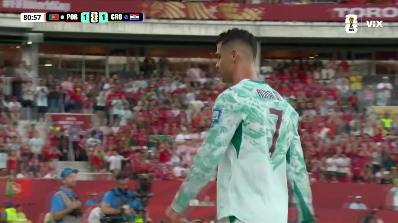 Sacan Cristiano Ronaldo y ojo a lo primero que hace en la banca