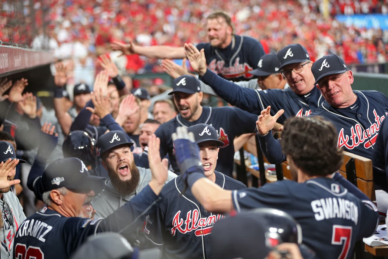 Los Braves vienen de atrás en la novena para remontar a los Cardinals 3-1.