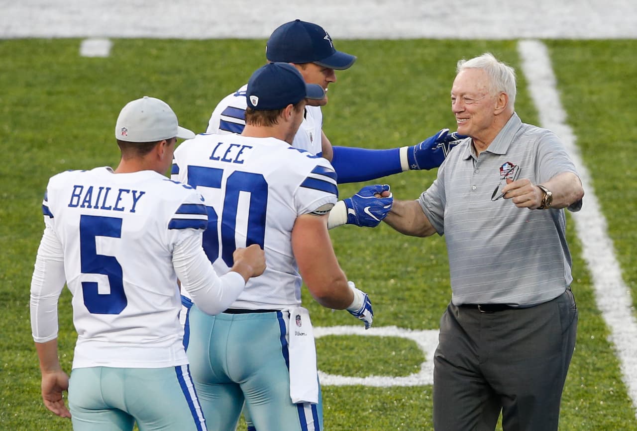 Los Dallas Cowboys y los Arizona Cardinals abrieron oficialmente esta noche la temporada de la NFL enfrentándose en el Partido del Salón de la Fama en el Tom Benson Stadium de Canton, Ohio en medio de un gran ambiente y los elegidos a ingresar en la Clase 2017.
