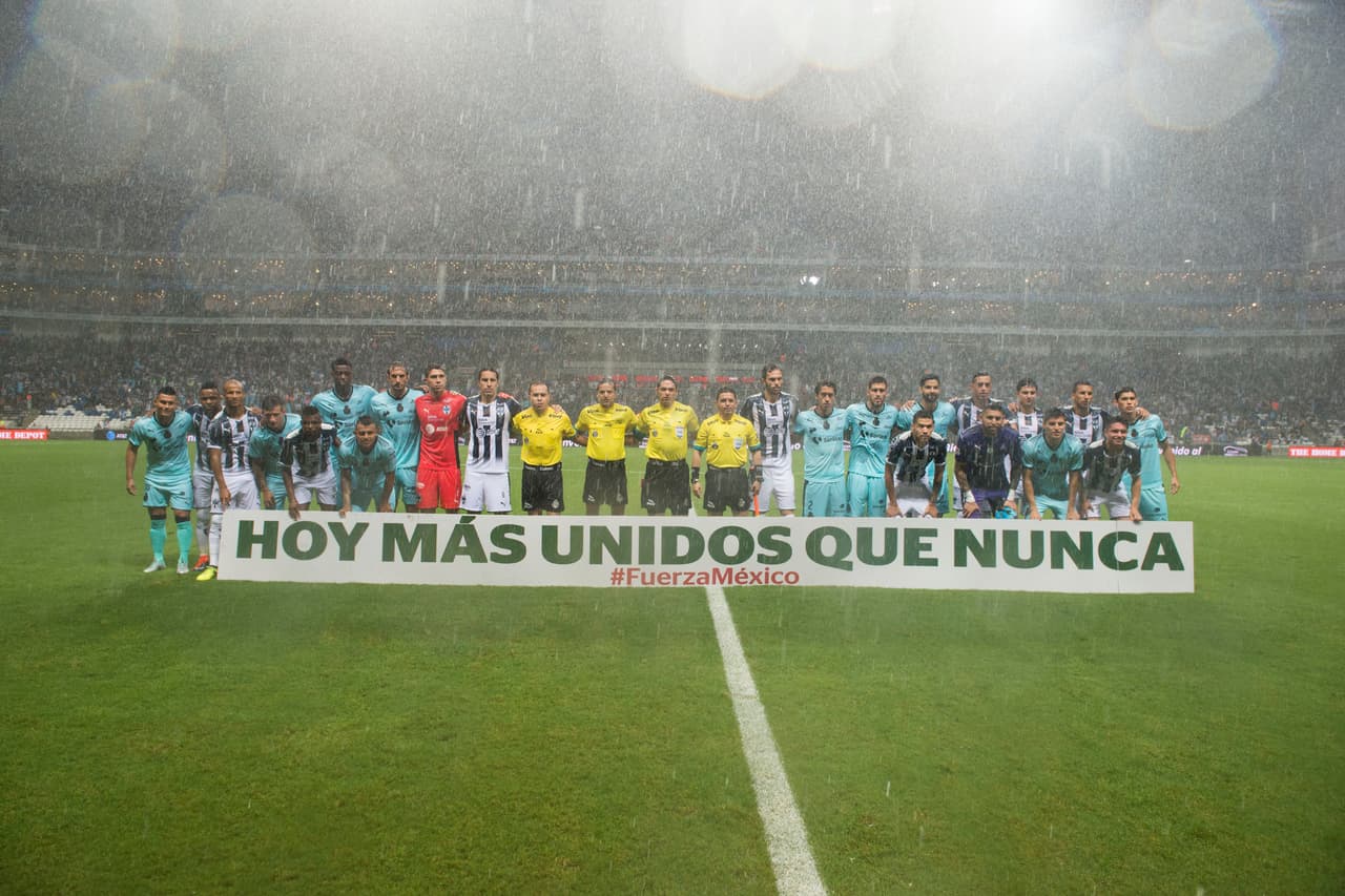 Muestras de apoyo en la Liga MX: Monterrey Vs. Santos