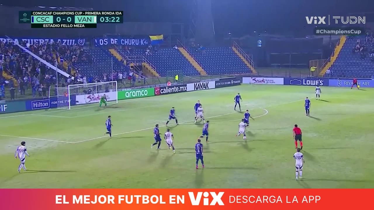 ¡Whitecaps toca la puerta pero Briceño niega el gol con esta atajada!