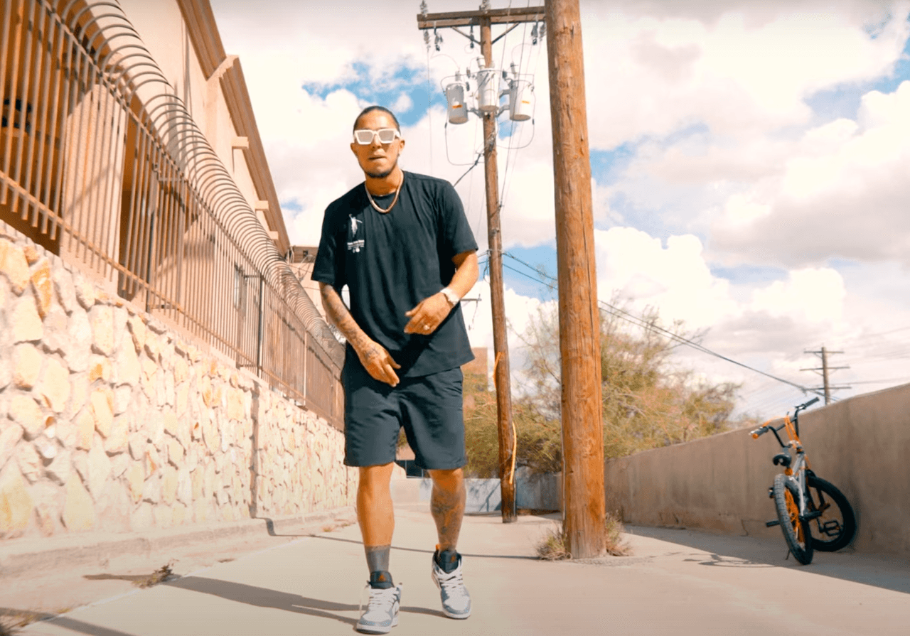 Carlos Salcedo lanza sencillo: "Mis goles los grita tu hermana" 