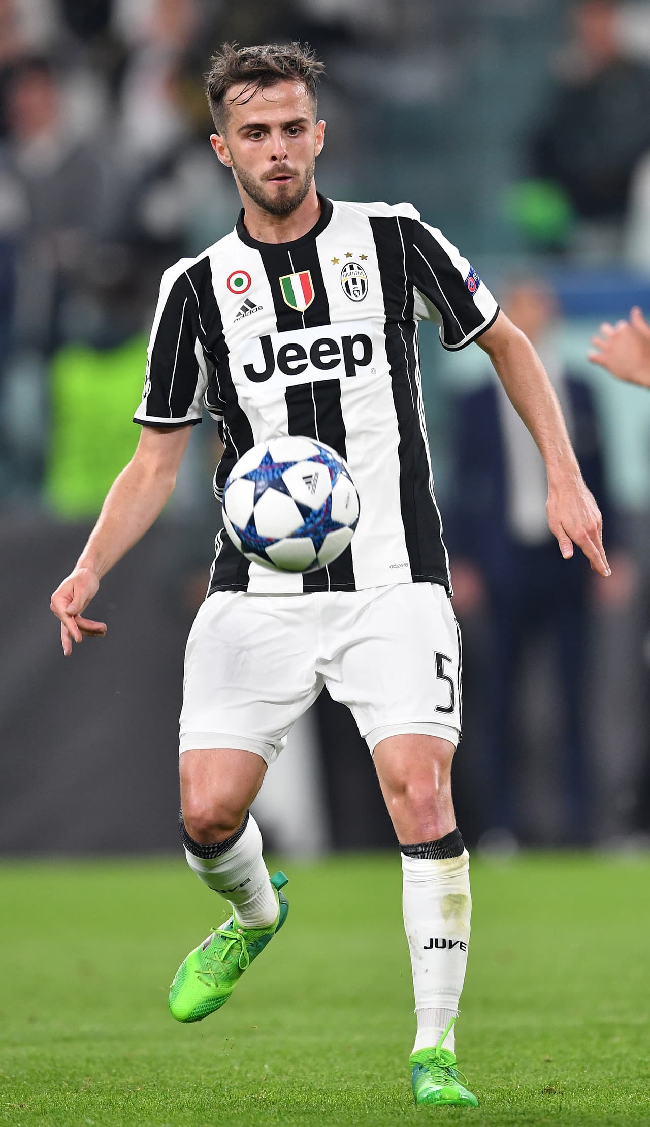 Y la de Mjralem Pjanic. La carrera del bosnio estuvo marcada por la irregularidad hasta que Allegri dio con su tecla.