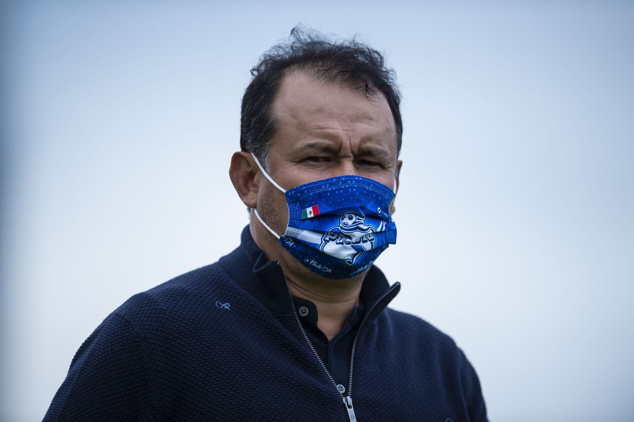 El estratega del Puebla criticó fuertemente el arbitraje.