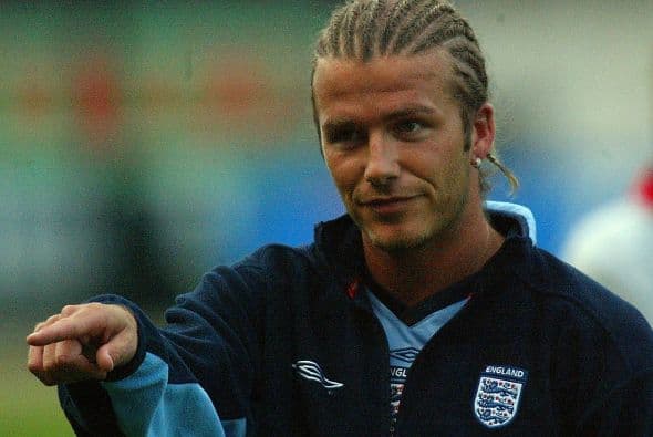 Uno de los looks que desentonó con el jugador fueron las trenzas pegadas al cuero cabelludo, parece que su esposa lo mando a quitárselo de inmediato. Más videos del Mundial y Golazo Extra