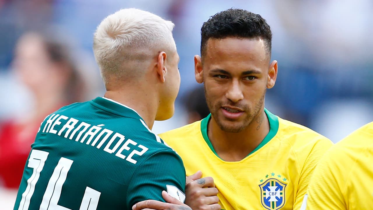 'Chicharito' Hernández manda conmovedor mensaje a Neymar por lesión