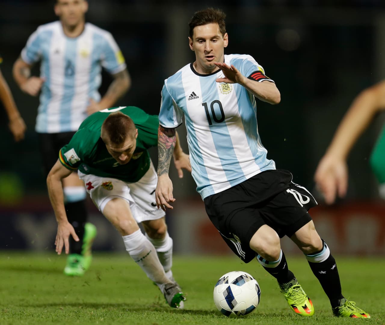 Argentina y Bolivia se han enfrentado en 36 ocasiones. De las cuales la albiceleste ha dominado a placer ganado en 25 ocasiones y empatando 5. Por su lado Bolivia ha ganado en 6 ocasiones. En total Argentina ha embocado 95 goles y Bolivia 32.