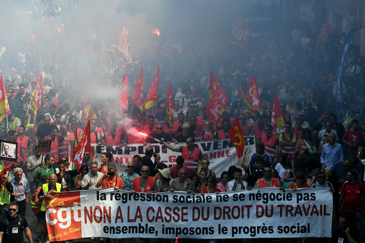 En este quinto día de la Eurocopa 2016 en Francia se vivió tensión ante manifestantes que protestaban sobre las reformas laborales en París.