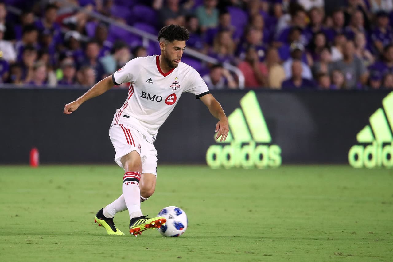 Toronto FC busca salir de los resultados desilusionantes con una buena victoria a domicilio 2-1 ante Chicago Fire. El canadiense Jonathan Osorio anotó el gol de la victoria. (USA Today Images)