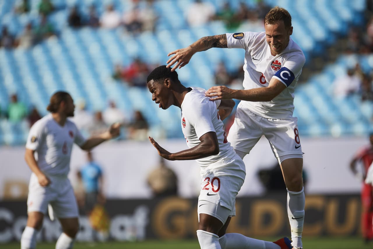 Apenas corrían los tres minutos de partido cuando los canadienses ya daban el primer golpe a una demotivada, diezmada y atribulada selección cubana que ha sufrido además de las derrotas deportivas las deserciones de algunos de sus integrantes.