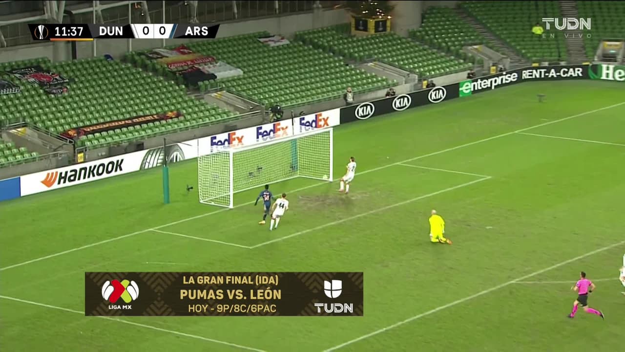 ¡GOOOL! Edward Nketiah anota para Arsenal.