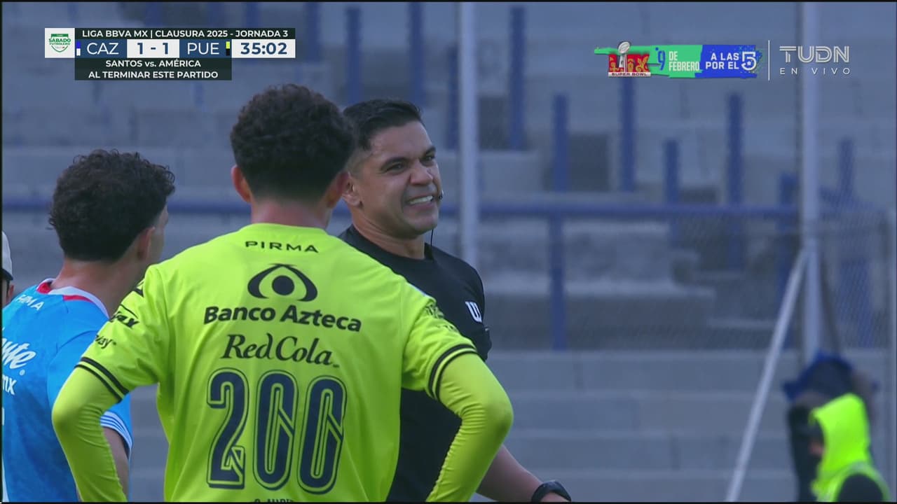 ¡Polémica en CU! El VAR y el árbitro central anulan el penal marcado