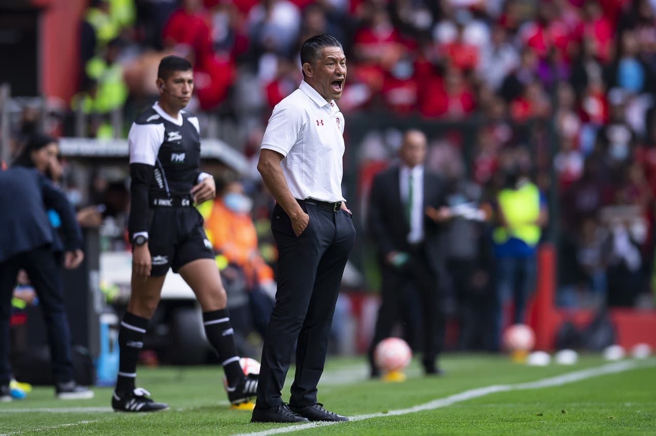 Toluca y las Chivas dividen puntos en un partido con emociones y polémica arbitral.