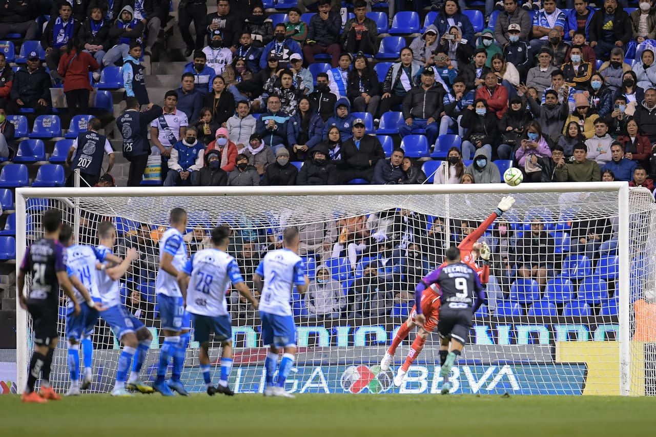Rayados concretó la voltereta ante Puebla en la Jornada 4 con golazos de Alfonso González y Rodrigo Aguirre. Federico Mancuello abrió el marcador para La Franja, que no supo cuidar la ligera ventaja. El VAR anuló de forma polémica dos goles de Rogelio Funes Mori.