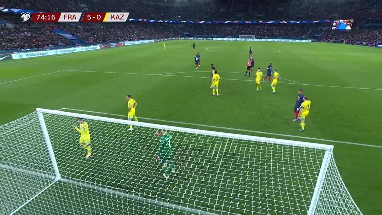 ¡GOL!  anota para Francia. Adrien Rabiot