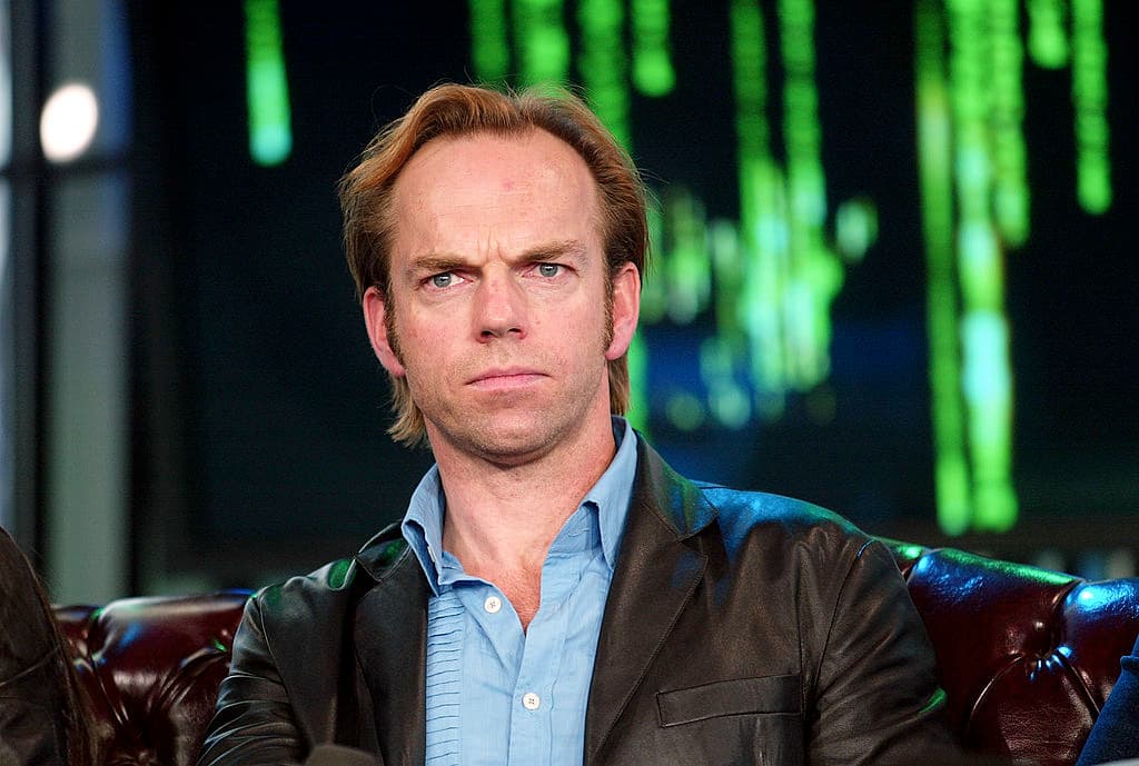 También protagonizará junto a los recién llegados a la saga Yahya Abdul-Mateen II, Jessica Henwick, Neil Patrick Harris, Priyanka Chopra y Jonathan Groff.