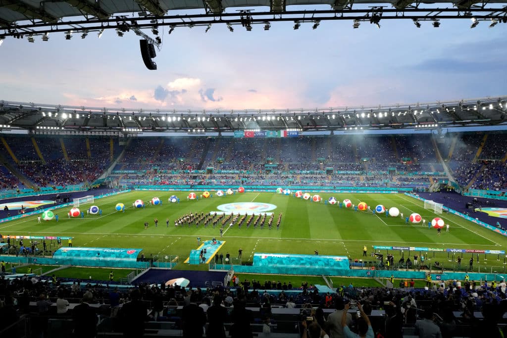 La inauguración de la Euro 2020lució espectacular con banda en vivo, globos, fuegos articifiales y la increíble presentación de Andrea Bocelli.