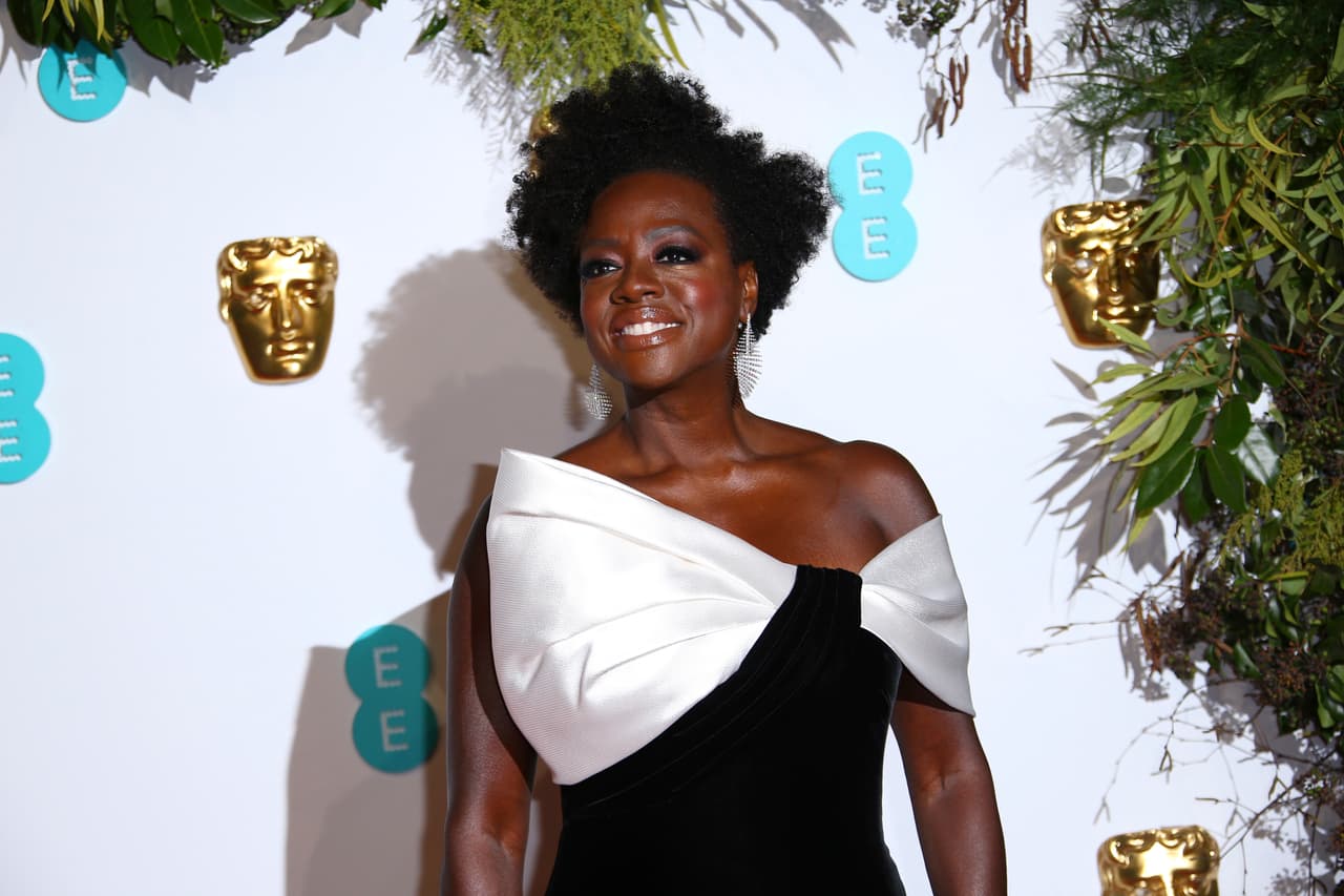 Famosa gracias por su actuación en Murder, serie que lleva transmitiendo desde 2014. En 2021 aparecerá en la nueva entrega de Suicide Squad.