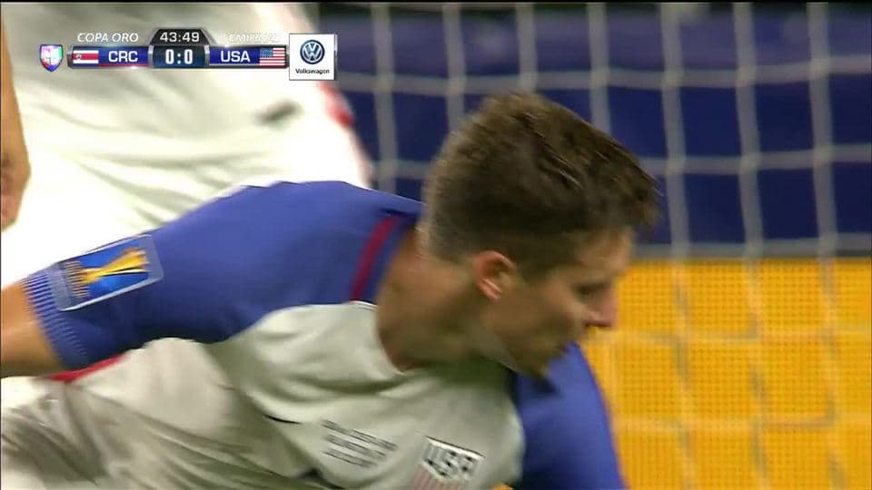 Disparo afuera de Matt Besler