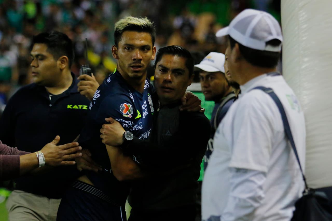 Al final, los de casa acabaron muy calientes, frustrados, se repartieron varias tarjetas amarillas por la calentura del partido y León cargó con la derrota, mientras Tijuana ganó por primera vez.