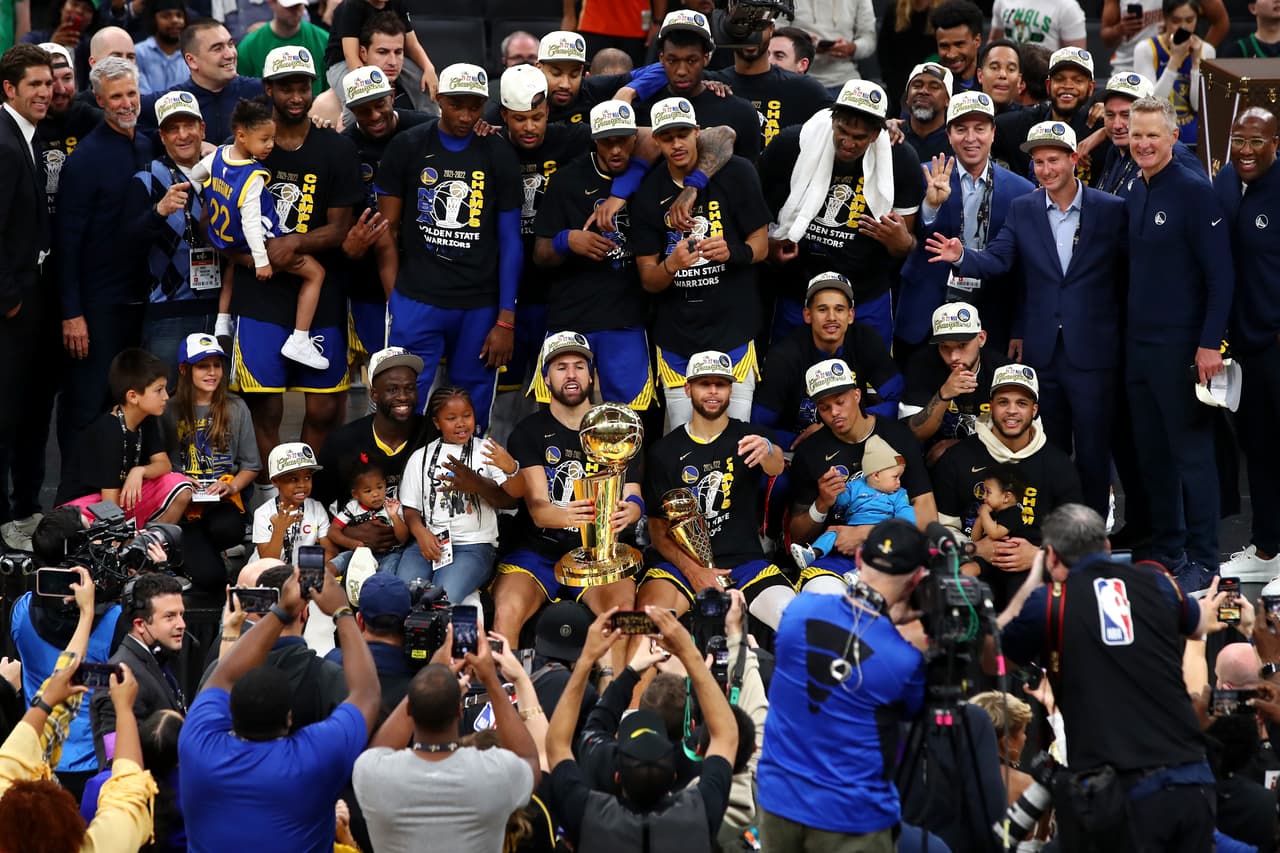 Este jueves, los Warriors de Golden State se coronaron campeones de la NBA tras doblegar 103-90 a los Celtics de Boston para conseguir su cuarto título en las últimas ocho temporadas.