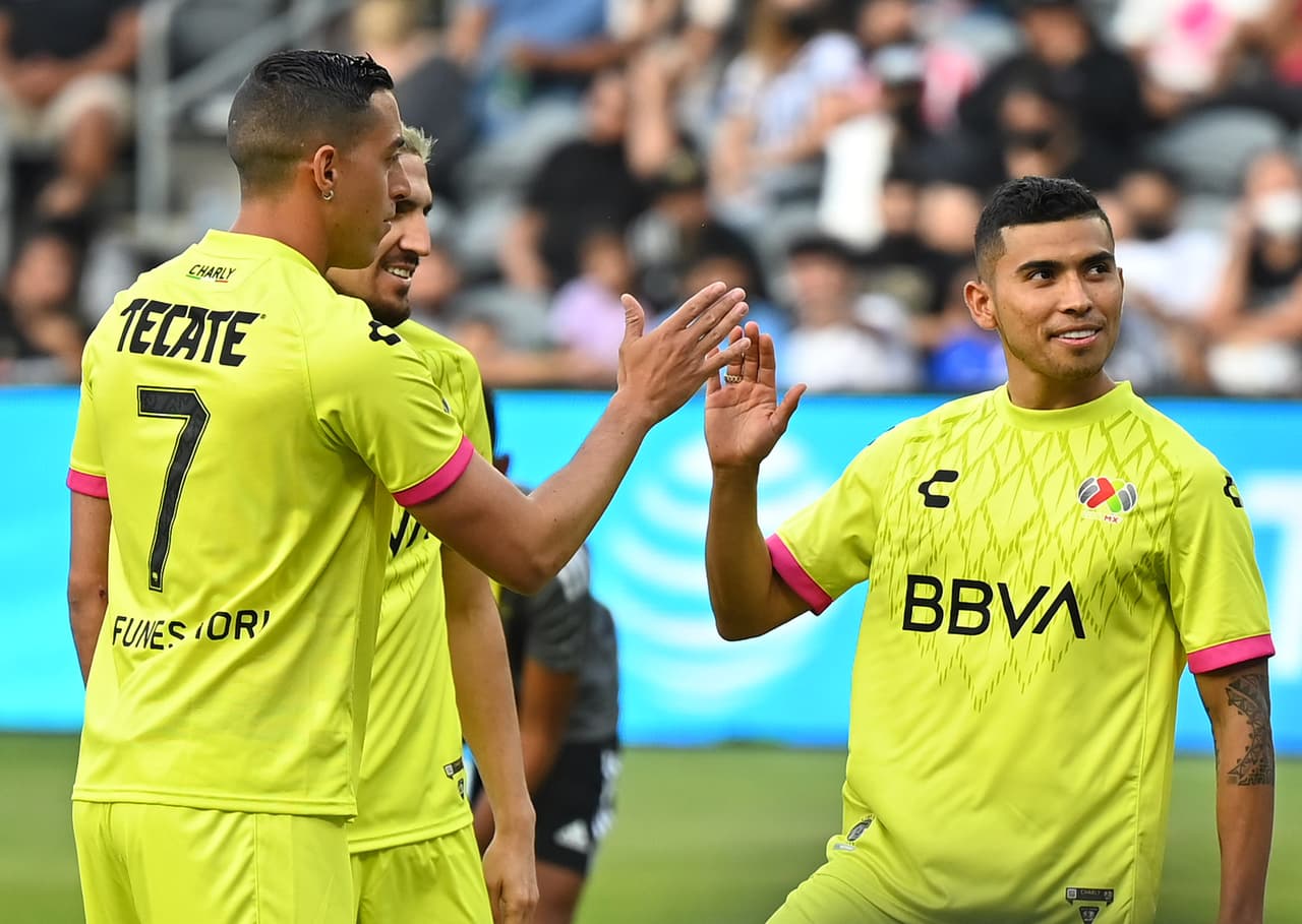 Rogelio Funes Mori y Orbelín Pineda hicieron de las suyas.
<br>