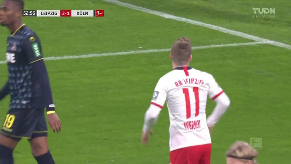 Tiro desviado de Emil Forsberg