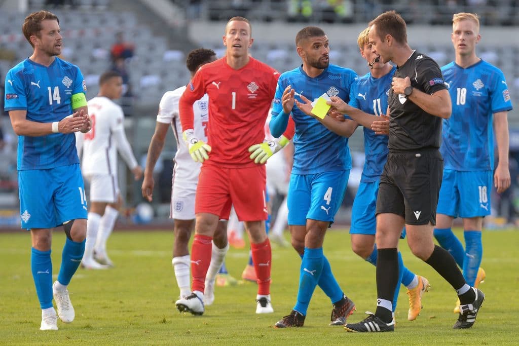 El árbitro decretó la pena máxima en favor de Inglaterra a los 89’ del juego.