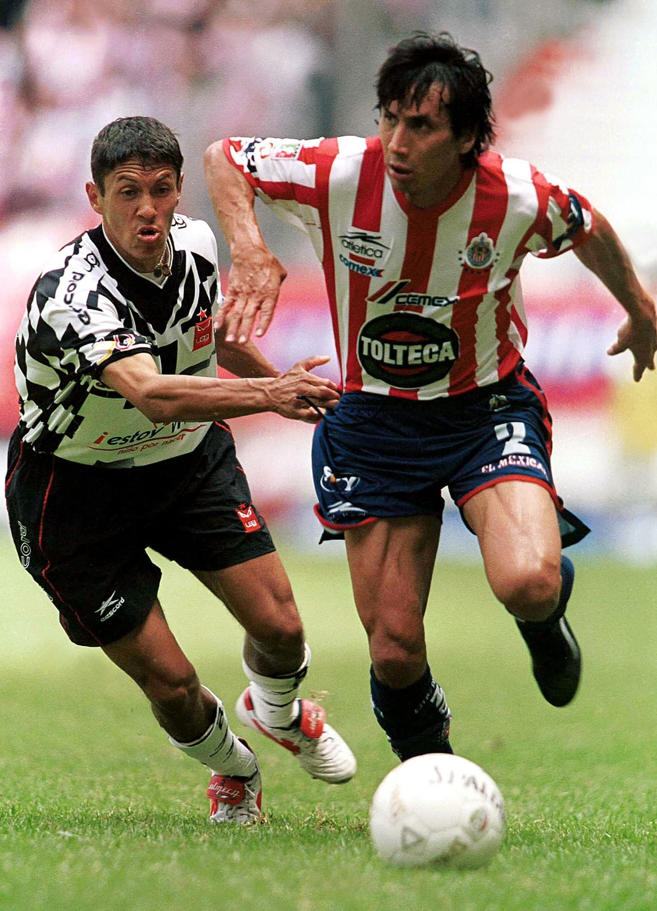 Fueron años de altibajos para el Guadalajara donde Castañeda fue de lo mejor.