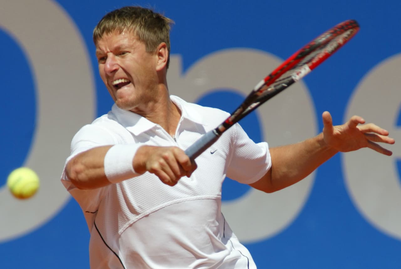 El ruso Yevgeny Kafelnikov ganó Roland Garros en 1996, el Australian Open en 1999 y se llevó el oro en tenis en los Olímpicos de Sídney en el 2000.