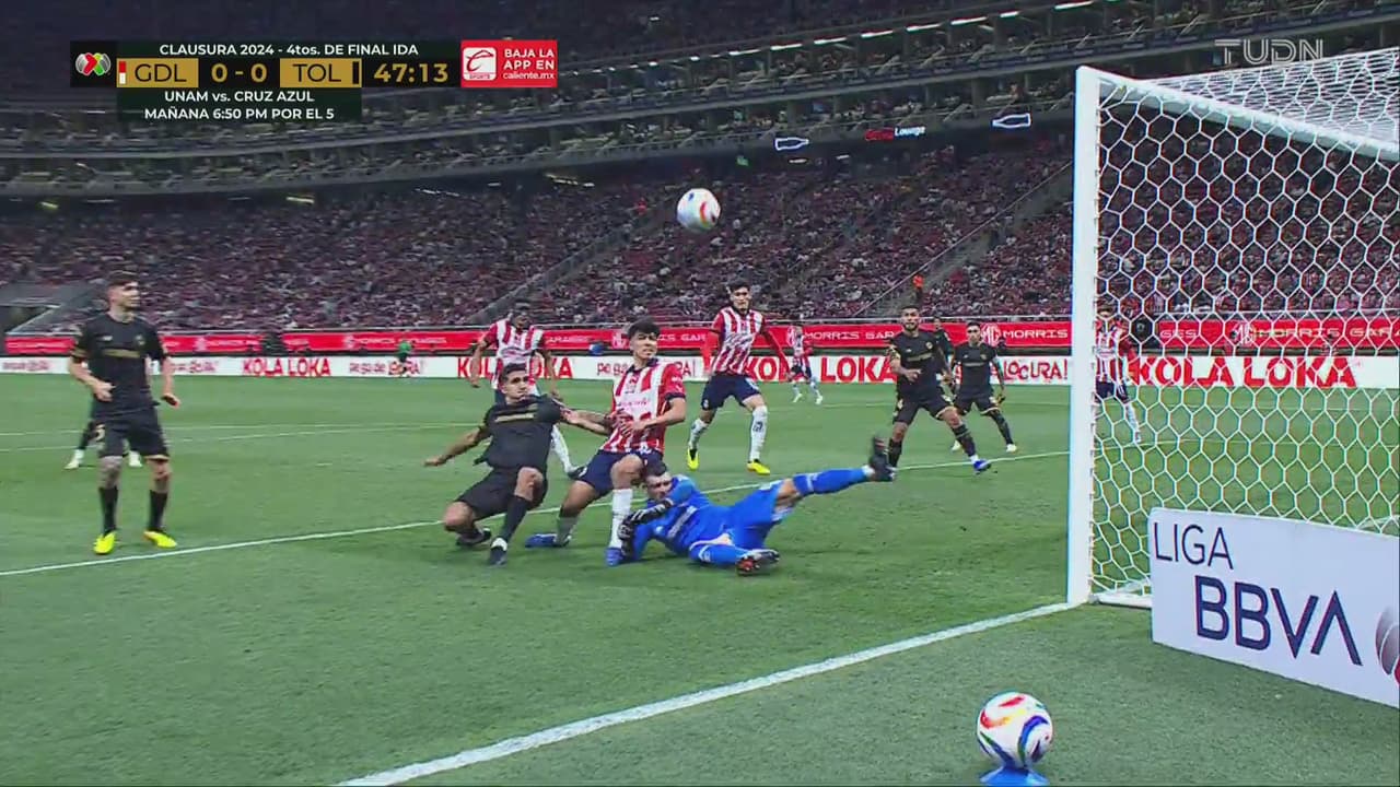 ¡Chivas salió revolucionado y estuvo cerca del gol en dos ocasiones!