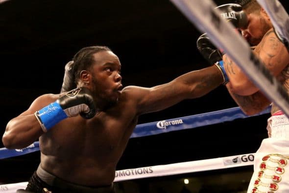 Esta fue la segunda victoria de Stiverne sobre Arreola, luego del triunfo por decisión unánime que obtuvo en abril del pasado año, en un combate por el cinturón de plata del CMB.