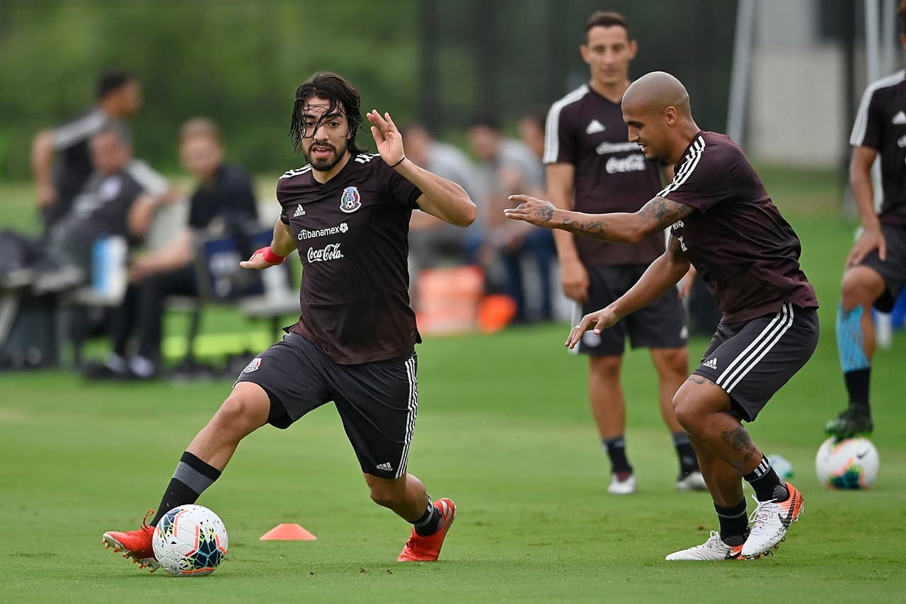 El Tri ya entrenó en Houston aún sin Jonathan Orozco
