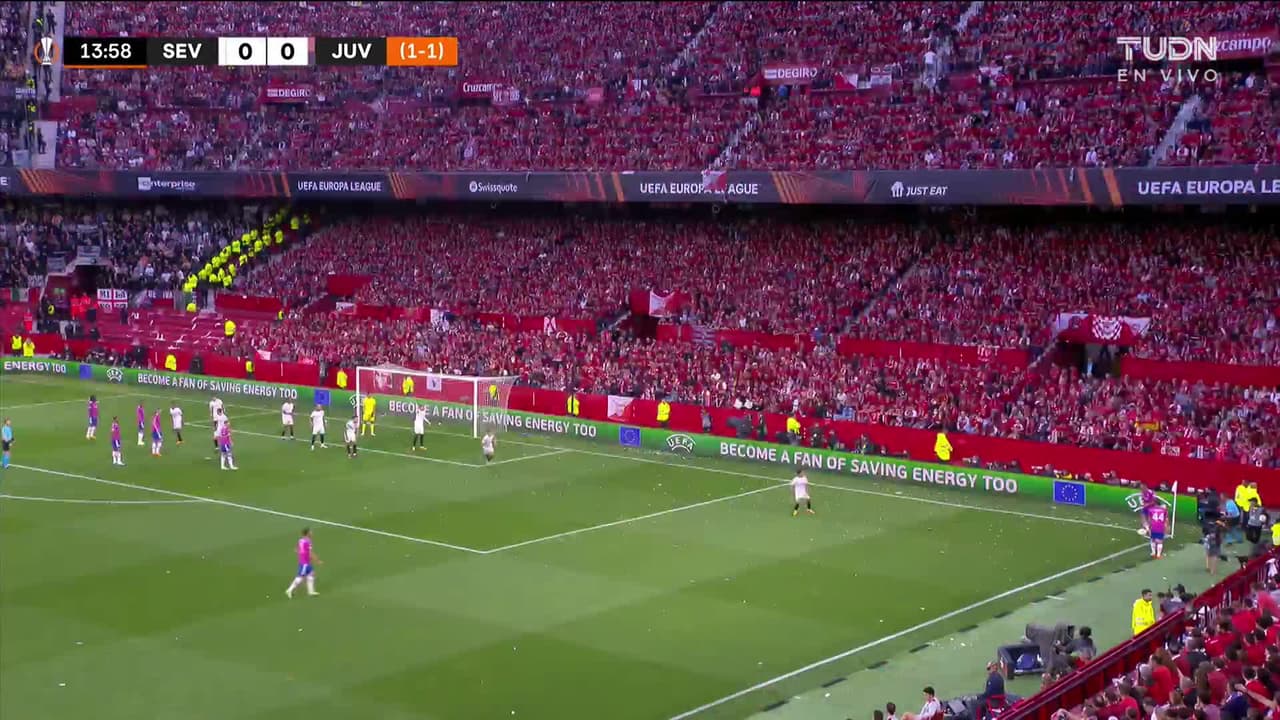 ¡TIRO ATAJADO! disparo por Federico Gatti.