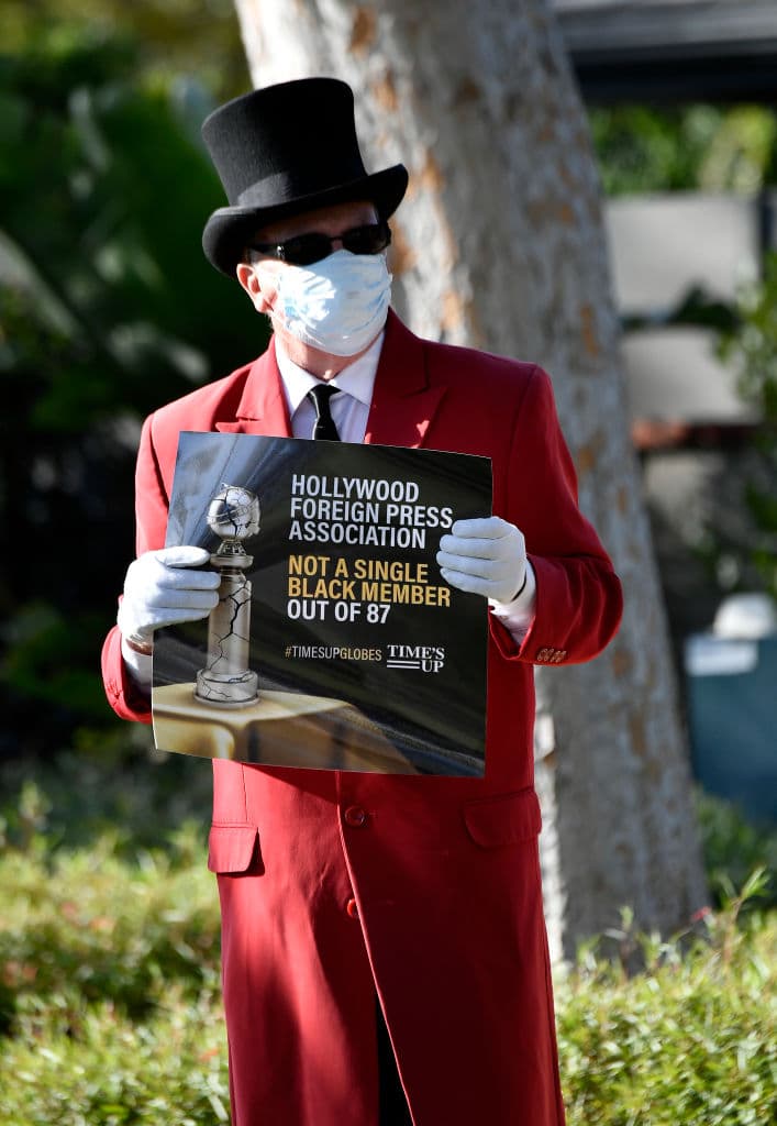 Las prácticas más amplias de la HFPA, desde exigir un trato especial y generosos beneficios hasta preguntas sexistas homofóbicas y racialmente insensibles, también han sido objeto de críticas.