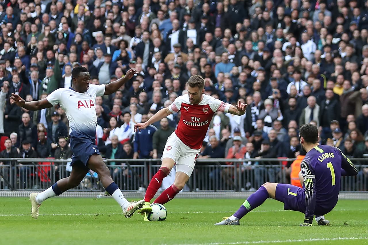 La primera anotación del partido llegó al minuto 16 por conducto de Aaron Ramsey en favor del Arsenal.