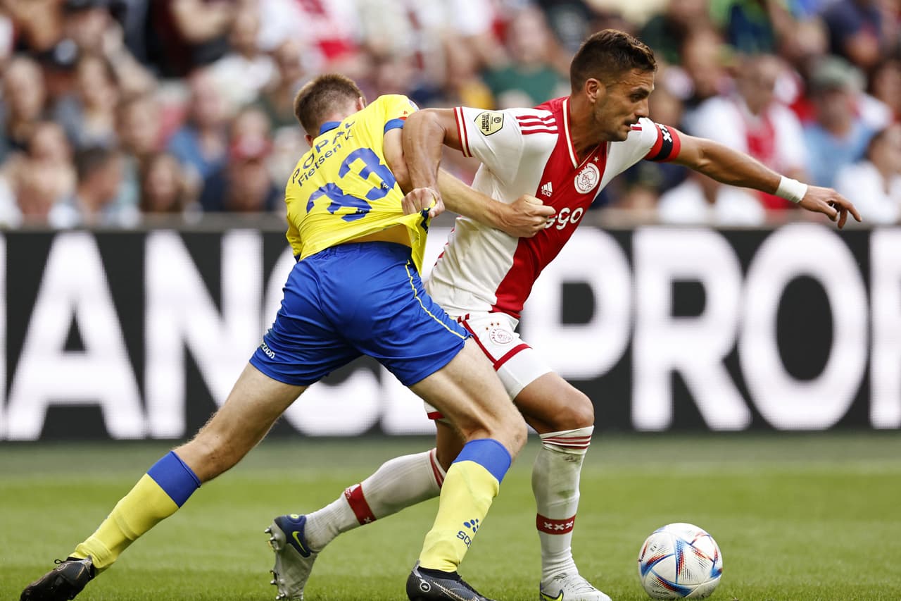 PSV supera a Feyenoord y Ajax golea a Cambuur a domicilio.