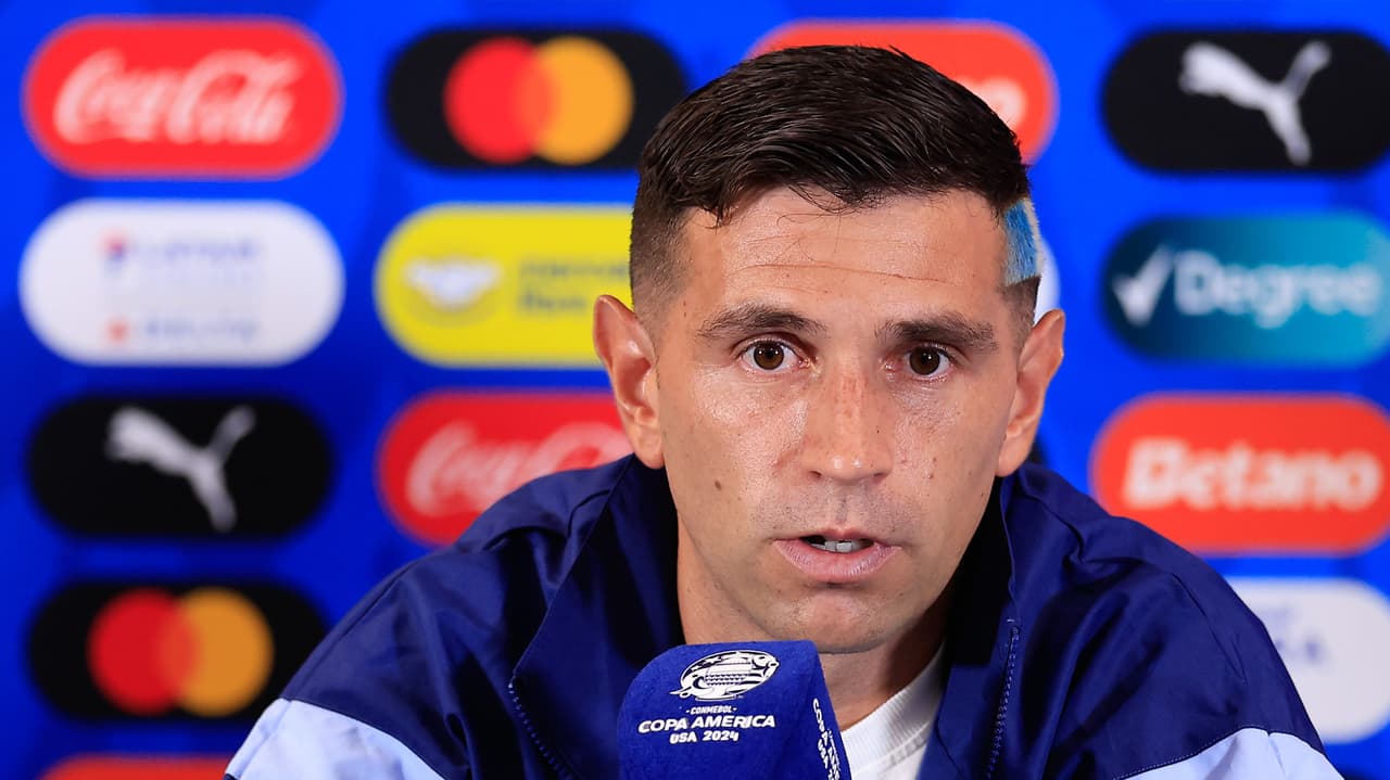 'Dibu' Martínez se refiere a lo que hizo Darwin Núñez: "Yo no diría que haría lo mismo"