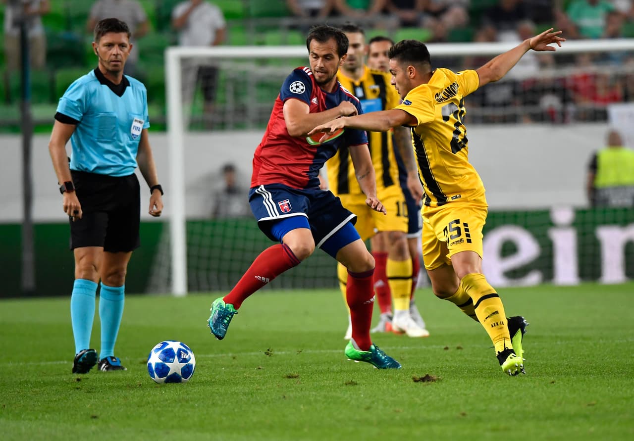 En fotos: AEK Atenas y Vidi FC dieron muestra de lo más rudo del fútbol en Champions