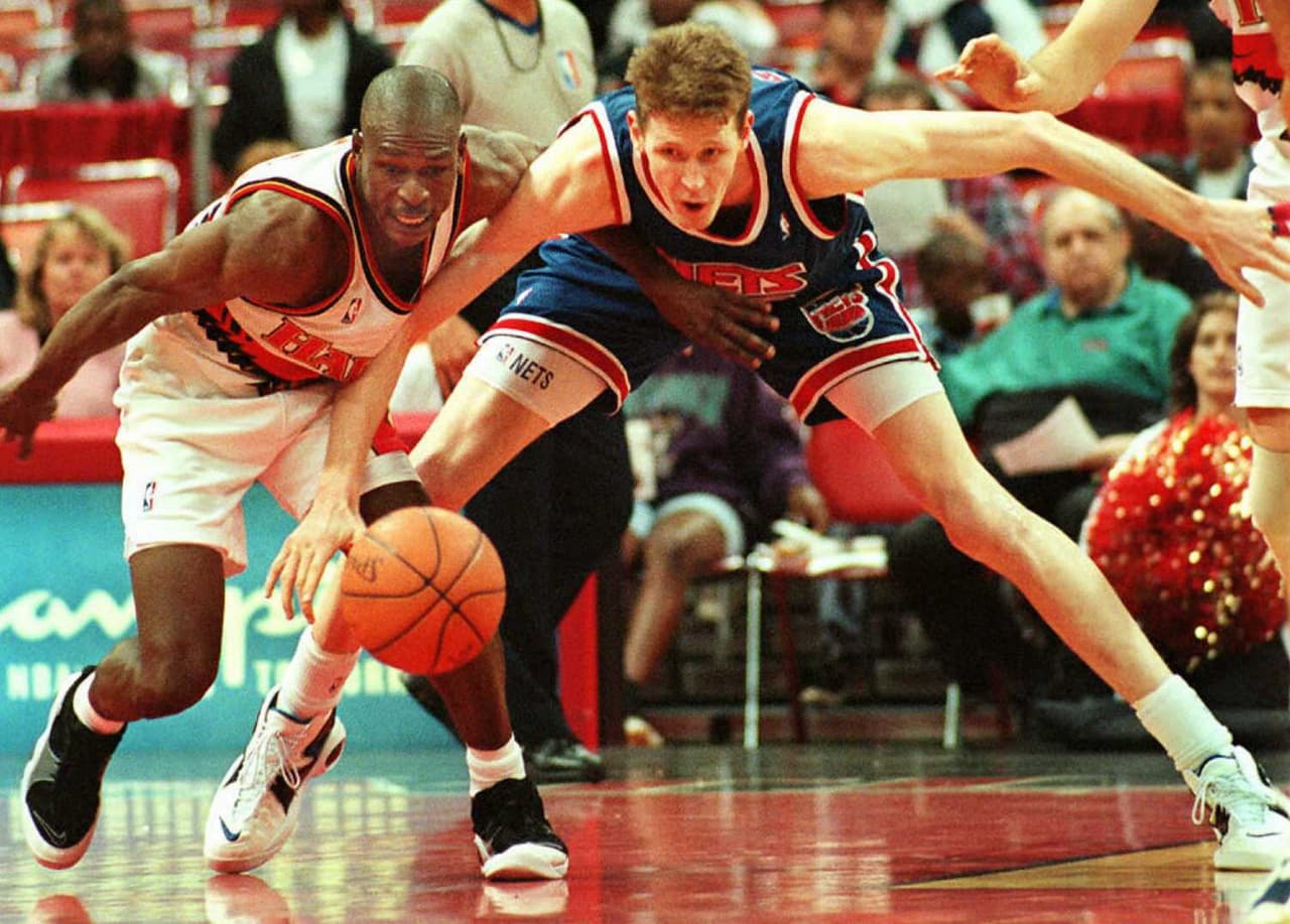Shawn Bradley fue Monstar Blanko, el monstruo azul de la película, donde los extraterrestres aprovechaban su altura de 2.29 metros para sacar ventaja de sus rivales.