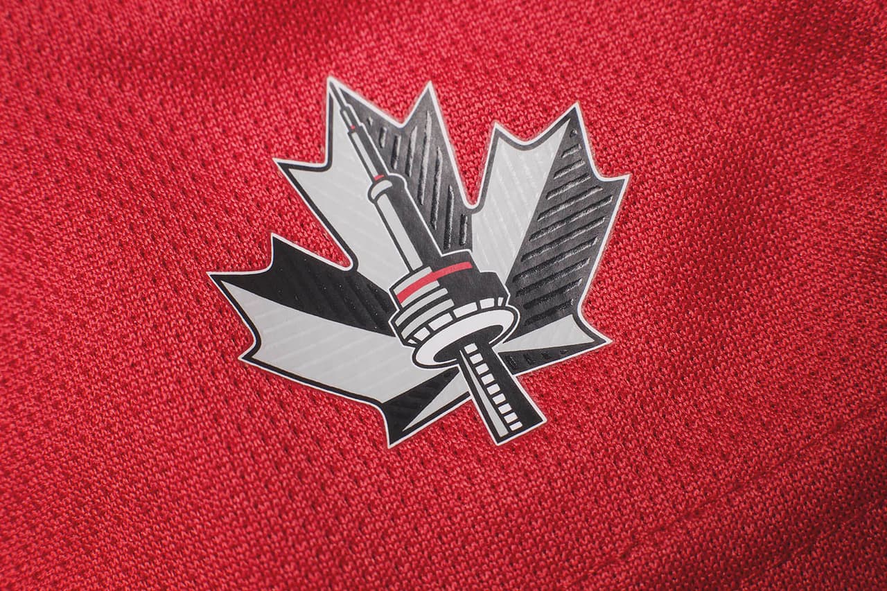 La camiseta presenta una imagen de la CN Tower, símbolo e ícono de la ciudad. (Toronto FC)