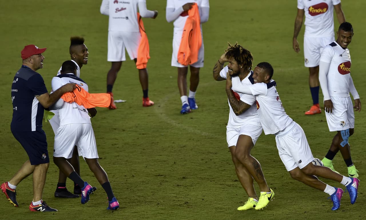 Panamá supera en este porcentaje a México pues 81.3 por ciento de sus seleccionados hacen parte del fútbol fuera de su país.