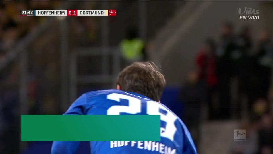 Tiro desviado de Sebastian Rudy