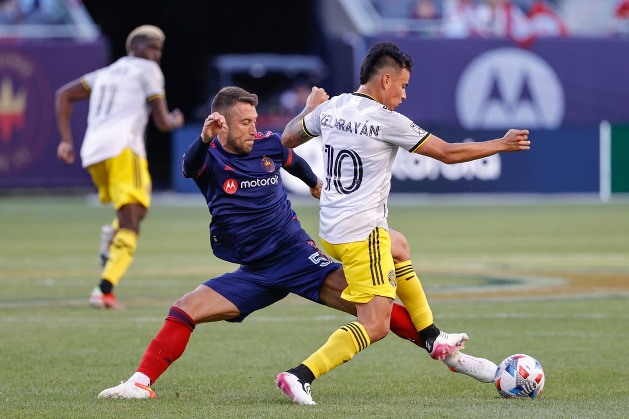 Chicago Fire FC está en camino a recuperarse, y enlazó una nueva victoria frente a Columbus Crew SC. Francisco Calvo está siento un baluarte en la defensa del conjunto de 'la Ciudad del Viento'.
<br>