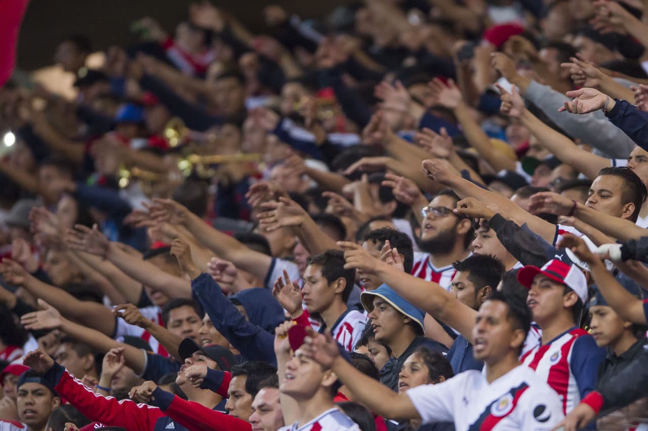 2. Akron (Chivas 0-1 Cruz Azul) - 37,412 espectadores.