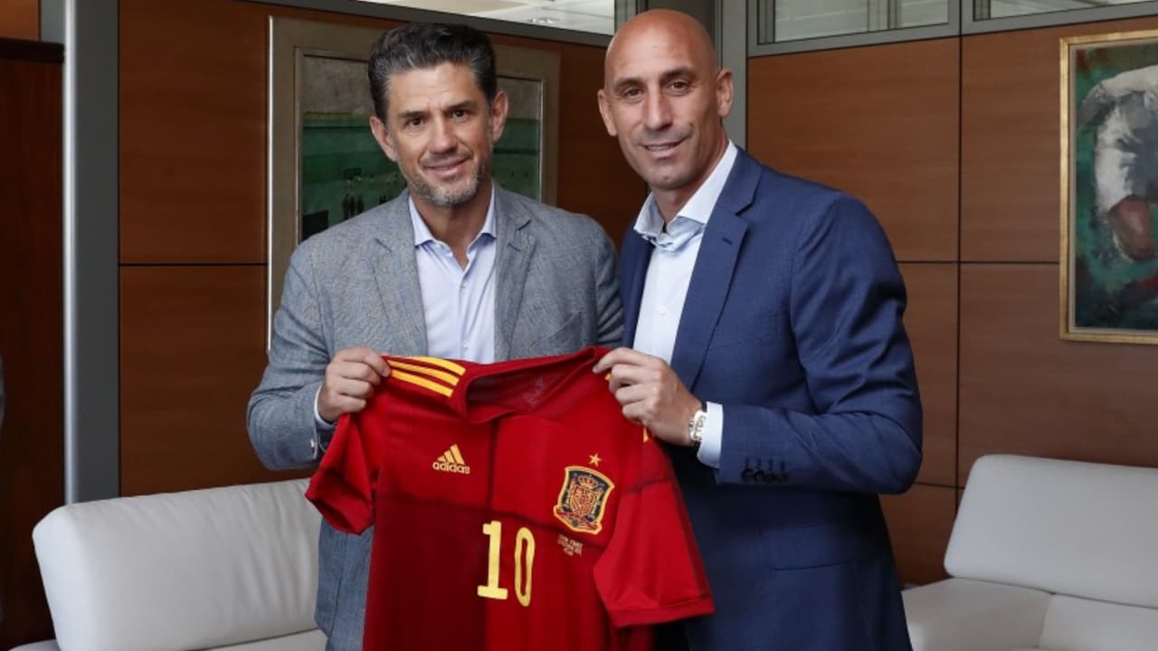 Irarragorri se reúne con Rubiales como presidente del Sporting