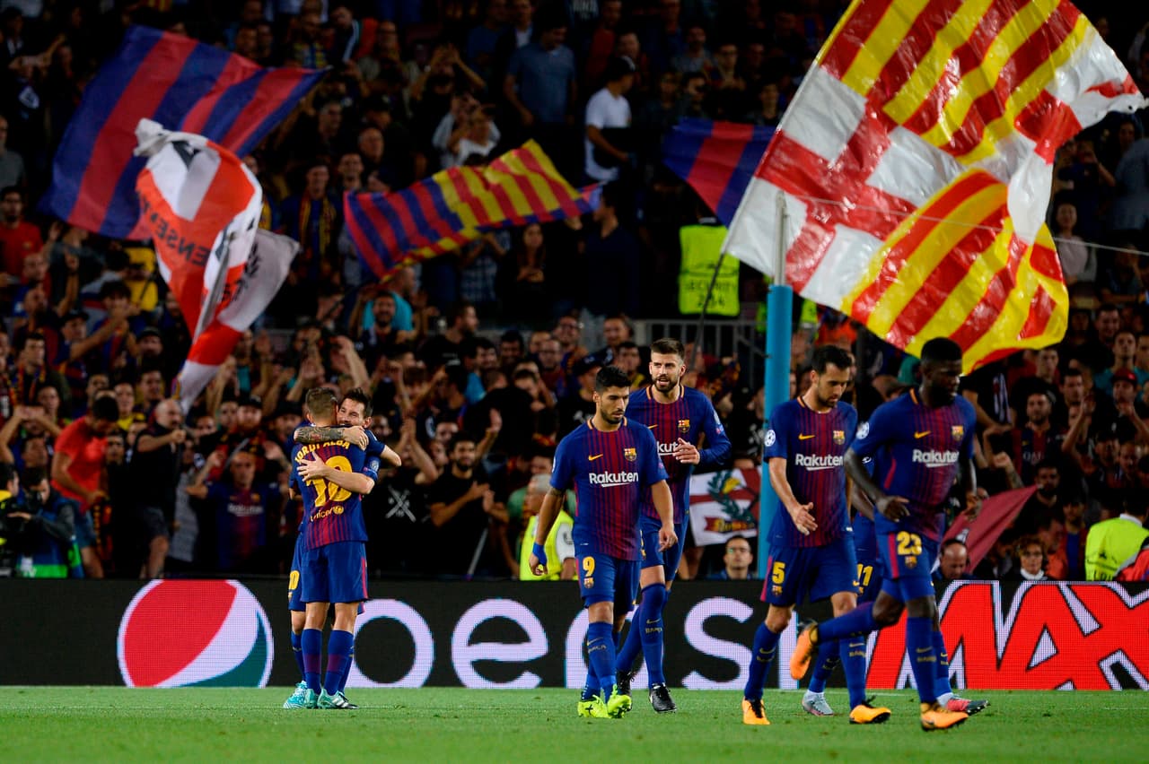 Al minuto 11 del segundo tiempo, un ataque por la derecha de Messi terminó de rebote en los pies de Ivan Rakitic para el 2-0.