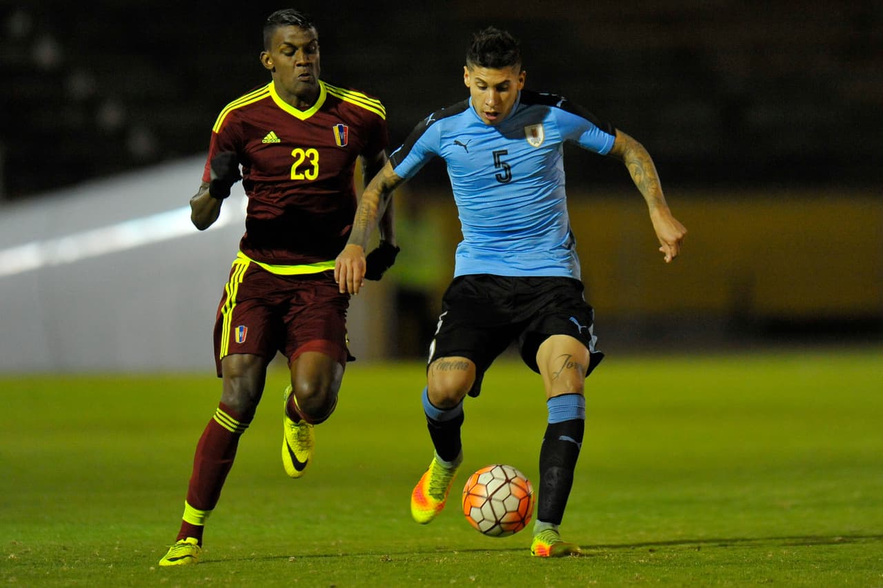 Sergio Córdova (Augsburgo): delantero de la selección juvenil de Venezuela, subcampeones del mundo, llegó con 19 años a la Bundesliga con mucho por explotar.
